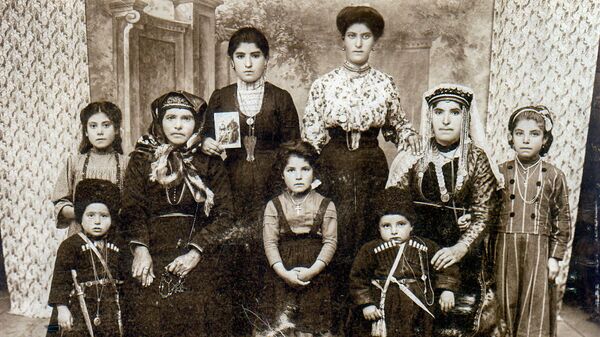 Армянские женщины и девушки XVII-XIXвв. Александраполь - Sputnik Армения