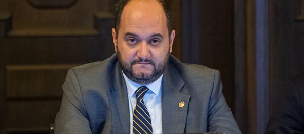 Министр образования, науки, культуры и спорта Араик Арутюнян на заседании правительства Армении (24 октября 2019). Еревaн Министр образования, науки, культуры и спорта Араик Арутюнян на заседании правительства Армении (24 октября 2019). Еревaн - Sputnik Արմենիա