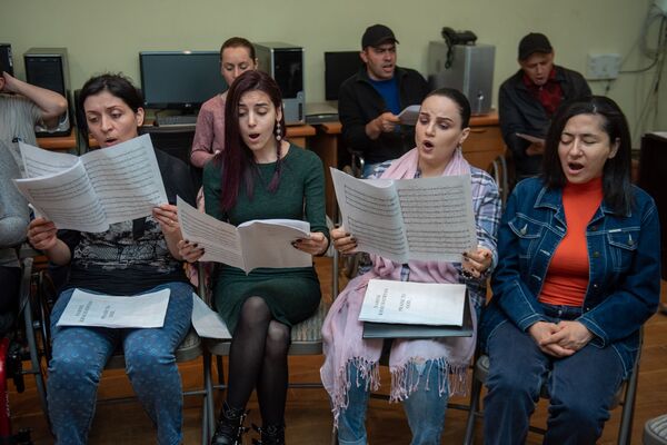 Աշխարհում եզակի երգչախումբ. հաշմանդամություն ունեցող հայ երգիչները նվաճում են մեծ բեմերը - Sputnik Արմենիա