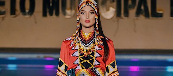 Модель Рипсиме Саргсян - Sputnik Армения