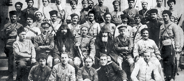 Андраник Озанян со своим войском в Эчмиадзине, 1919г. - Sputnik Армения