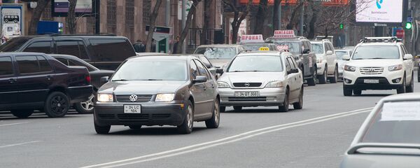 Автомобили в центре Еревана - Sputnik Армения