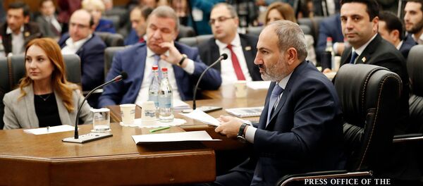 Премьер-министр Никол Пашинян во время обсуждения законопроекта О госбютжете РА 2020 в Национальном собрании (28 октября 2019). Еревaн - Sputnik Армения