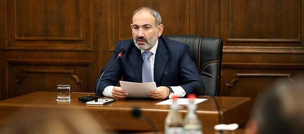Премьер-министр Никол Пашинян во время обсуждения законопроекта О госбютжете РА 2020 в Национальном собрании (28 октября 2019). Еревaн - Sputnik Армения