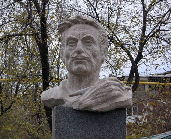 Տրետյակովյան պատկերասրահը Եղիշե Թադևոսյանի դիմանկարը հանձնել է Գրոզնու թանգարանին - Sputnik Արմենիա