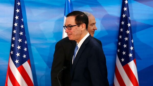 Премьер-министр Израиля Биньямин Нетаньяху и министр финансов США Стивен Мнучин перед совместной пресс-конференцией (28 октября 2019). Иерусалим - Sputnik Армения