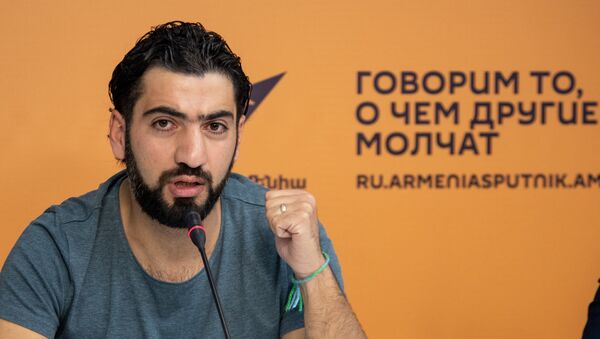 Левон Касабоглян на пресс-конференции Путь к футбольной мечте (29 октября 2019). Еревaн - Sputnik Армения