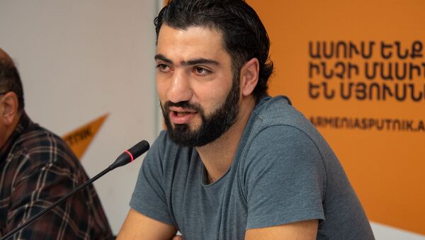 Левон Касабоглян на пресс-конференции Путь к футбольной мечте (29 октября 2019). Еревaн - Sputnik Армения