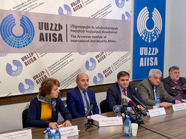 Սկանդալ, շոգեբաղնիք և դատարան. Ստյոպա Սաֆարյանի աղմկահարույց քննարկումը. տեսանյութ Սկանդալ, շոգեբաղնիք և դատարան. Ստյոպա Սաֆարյանի աղմկահարույց քննարկումը. տեսանյութ - Sputnik Արմենիա