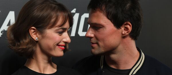 Актриса, режиссер Ольга Зуева и актер Данила Козловский Актриса, режиссер Ольга Зуева и актер Данила Козловский - Sputnik Армения