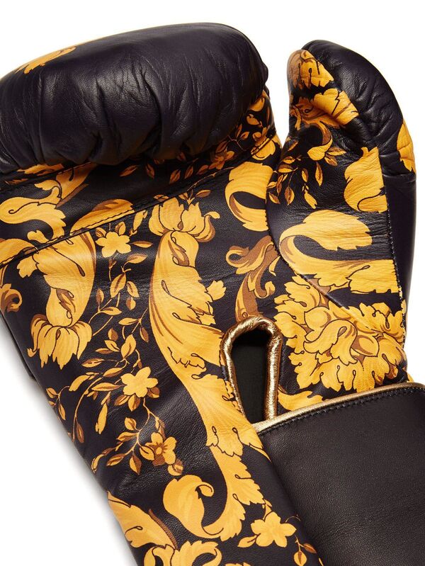 Как выглядят боксерские перчатки от Versace? - Sputnik Армения