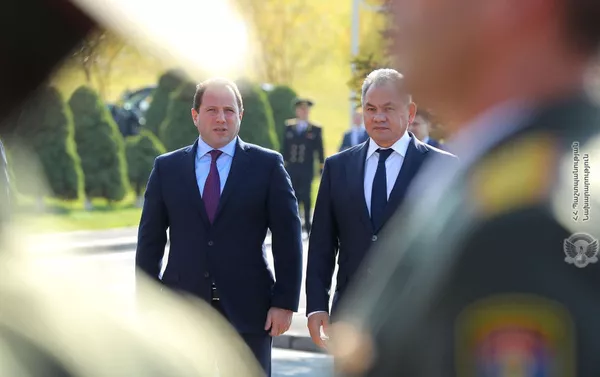 Церемония встречи министра обороны России Сергея Шойгу (29 октября 2019). Еревaн Церемония встречи министра обороны России Сергея Шойгу (29 октября 2019). Еревaн - Sputnik Армения