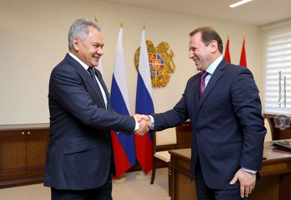 Ստորագրվել է ՀՀ և ՌԴ պաշտպանության նախարարությունների համագործակցության 2020 թ. ծրագիրը Ստորագրվել է ՀՀ և ՌԴ պաշտպանության նախարարությունների համագործակցության 2020 թ. ծրագիրը - Sputnik Արմենիա