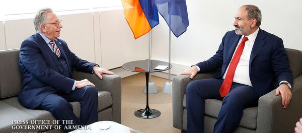 Премьер-министр Никол Пашинян встретился с председателем Венецианской комиссии Совета Европы Джанни Букиккио (11 апреля 2019). Страсбург - Sputnik Արմենիա