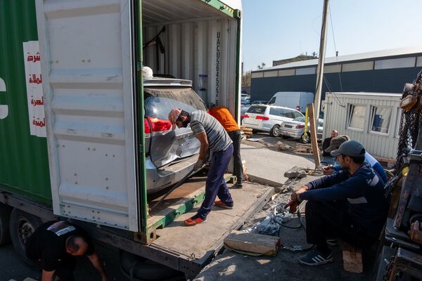 Վարկերի տակ են մտել, մեքենաներ ներկրել. ի՞նչ է կատարվում Հայաստանի մաքսակետերում - Sputnik Արմենիա