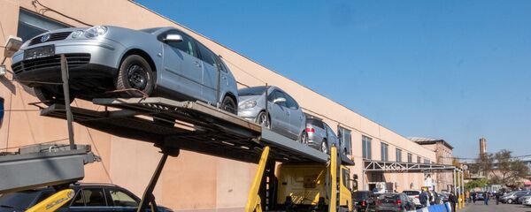 Поток автомобилей на Араратской таможне Поток автомобилей на Араратской таможне - Sputnik Армения
