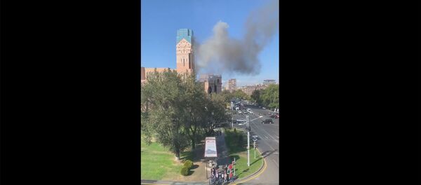 Пожар у мэрии  Еревана - Sputnik Армения