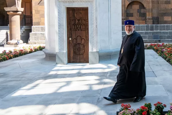 Восемь веков Католикосата: Святой Эчмиадзин - отреставрированный и расширенный Восемь веков Католикосата: Святой Эчмиадзин - отреставрированный и расширенный - Sputnik Армения