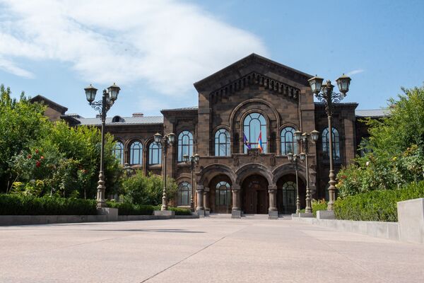 Восемь веков Католикосата: Святой Эчмиадзин - отреставрированный и расширенный - Sputnik Армения