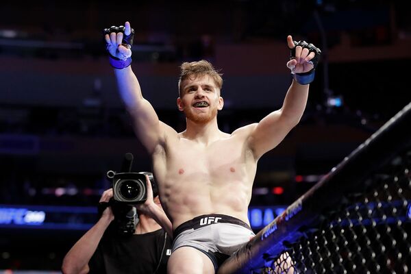 Турнир в США: боец Эдмен Шахбазян отправил соперника в нокаут в первом же раунде Турнир в США: боец Эдмен Шахбазян отправил соперника в нокаут в первом же раунде - Sputnik Армения