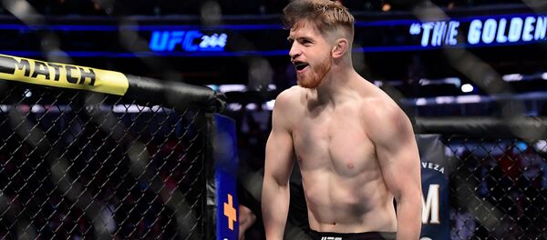 Эдмен Шахбазян празднует победу в поединке смешанных единоборств в среднем весе против Брэда Тавареса (2 ноября 2019). Нью-Йорк Эдмен Шахбазян празднует победу в поединке смешанных единоборств в среднем весе против Брэда Тавареса (2 ноября 2019). Нью-Йорк - Sputnik Արմենիա