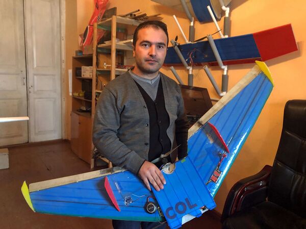 Ավիամոդելավորում և հրթիռաշինություն. Գյումրիում նաև աղջիկներն են թռչող սարքեր ստեղծում Ավիամոդելավորում և հրթիռաշինություն. Գյումրիում նաև աղջիկներն են թռչող սարքեր ստեղծում - Sputnik Արմենիա