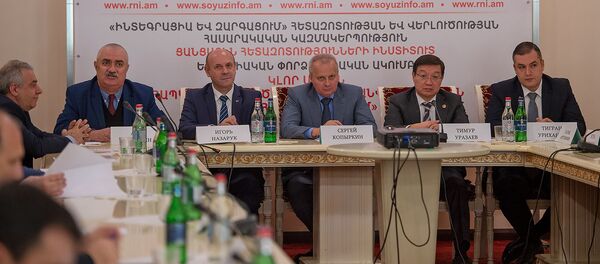 Круглый стол Роль ОДКБ в обеспечении региональной безопасности (4 ноября 2019). Еревaн Круглый стол Роль ОДКБ в обеспечении региональной безопасности (4 ноября 2019). Еревaн - Sputnik Արմենիա