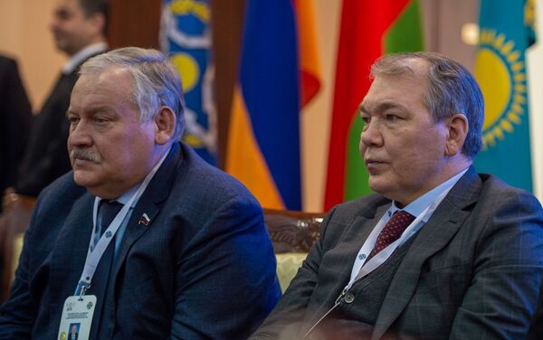 Կոնստանտին Զատուլինը և Լեոնիդ Կալաշնիկովը` ՀԱՊԿ վեհաջողովին - Sputnik Արմենիա