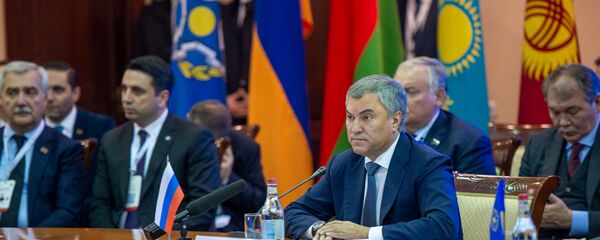 Председатель Госдумы России Вячеслав Володин на заседании Парламентской ассамблеи ОДКБ (5 ноября 2019). Еревaн - Sputnik Армения
