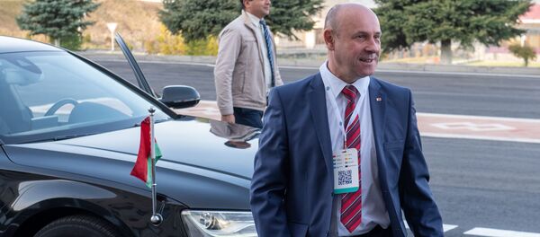 Чрезвычайный и Полномочный посол Беларуси в Армении Игорь Назарук пребывает на заседание Парламентской ассамблеи ОДКБ (5 ноября 2019). Еревaн - Sputnik Армения