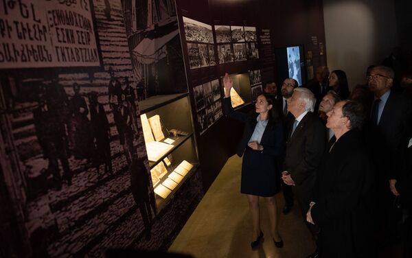 Президент Греции Прокопис Павлопулос в Музее-институте геноцида армян (5 ноября 2019). Еревaн - Sputnik Армения