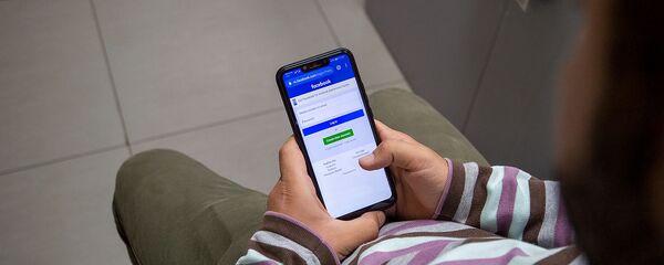 Пользователь социальной сети Facebook Пользователь социальной сети Facebook - Sputnik Արմենիա