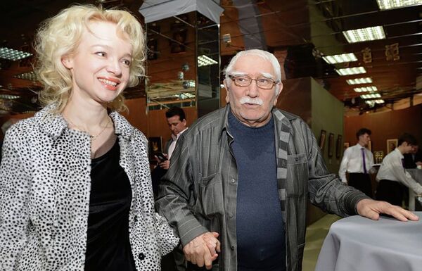 Армен Джигарханян и Виталина Цымбалюк-Романовская  - Sputnik Армения