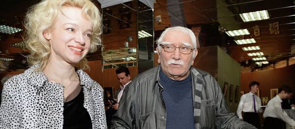 Армен Джигарханян и Виталина Цымбалюк-Романовская - Sputnik Армения