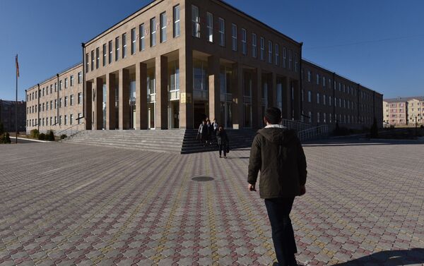 Российские депутаты побывали в одной из школ в Гюмри (6 ноября 2019). Гюмри - Sputnik Армения