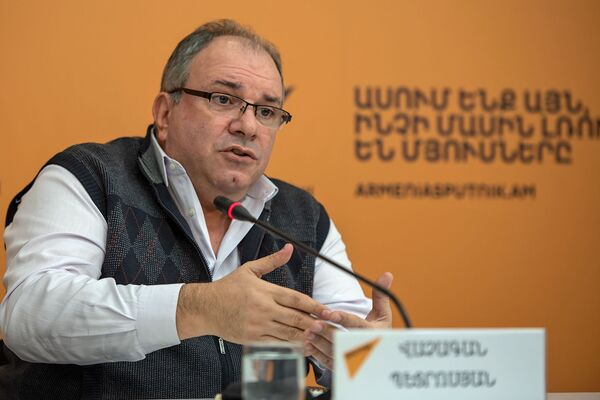 В Армении есть нефть и газ: почему бизнесмен жалуется и на прежние власти, и на Пашиняна В Армении есть нефть и газ: почему бизнесмен жалуется и на прежние власти, и на Пашиняна - Sputnik Армения