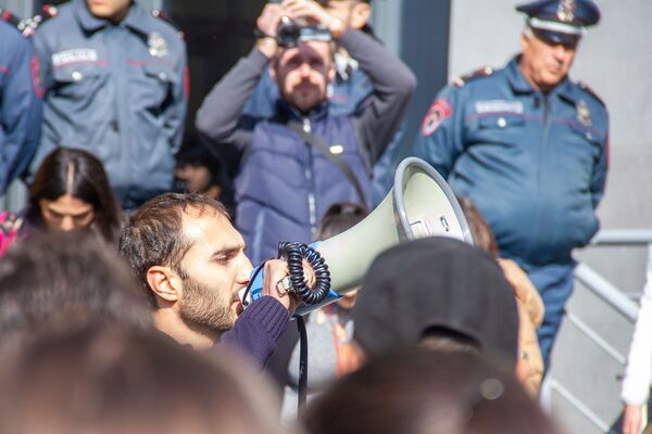 Получат обратно ящики с уголовными делами: Арутюнян ответил членам АРФД - Sputnik Армения