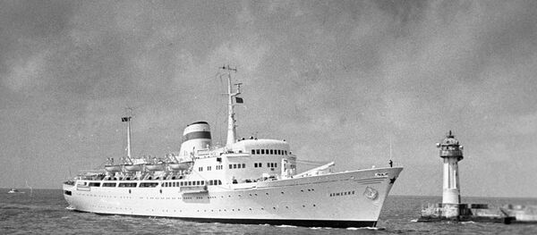 Пассажирский теплоход Армения. - Sputnik Армения