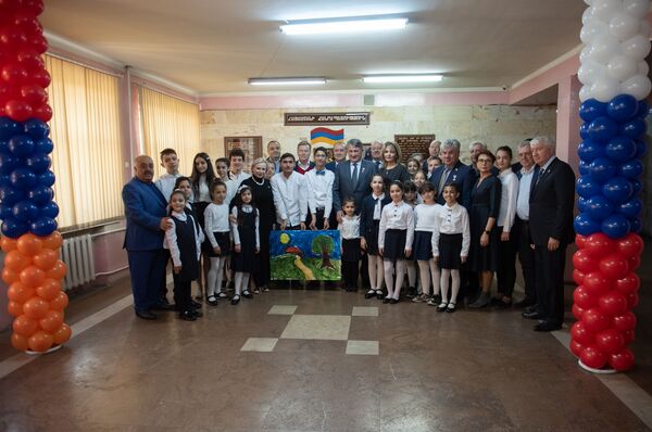 «Նկարը կչորանա, ցերեկ կլինի». ինչպես ռուս պատգամավորներին դիմավորեցին Հայաստանում «Նկարը կչորանա, ցերեկ կլինի». ինչպես ռուս պատգամավորներին դիմավորեցին Հայաստանում - Sputnik Արմենիա