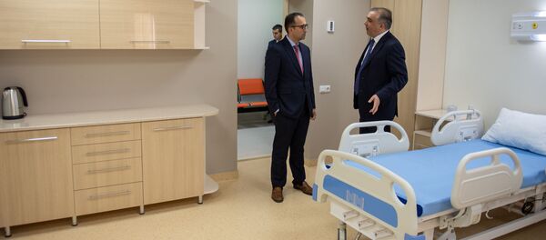 Директор МЦ Эребуни Арутюн Кушкян и министр здравоохранения Арсен Торосян во время открытия Европейского центра ядерной медицины (8 ноября 2019). Еревaн Директор МЦ Эребуни Арутюн Кушкян и министр здравоохранения Арсен Торосян во время открытия Европейского центра ядерной медицины (8 ноября 2019). Еревaн - Sputnik Արմենիա