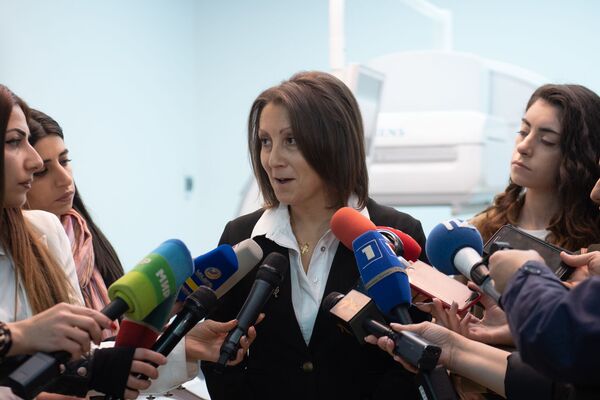 Рак щитовидки лечить можно будет и в Армении – в Ереване открылся центр ядерной медицины Рак щитовидки лечить можно будет и в Армении – в Ереване открылся центр ядерной медицины - Sputnik Армения