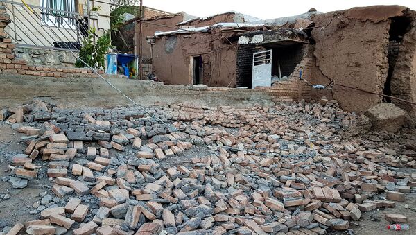 Поврежденный от землетрясения дом в селе Варанкеш в восточной провинции Азербайджан (8 ноября 2019). Иран - Sputnik Արմենիա