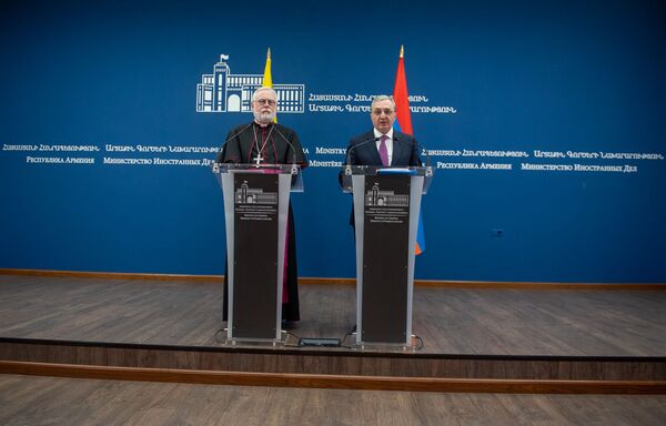 Армения признательна Ватикану за принципиальную позицию в деле признания Геноцида армян - Sputnik Армения