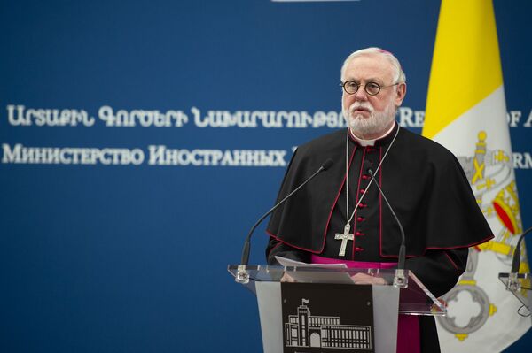 Армения признательна Ватикану за принципиальную позицию в деле признания Геноцида армян - Sputnik Армения