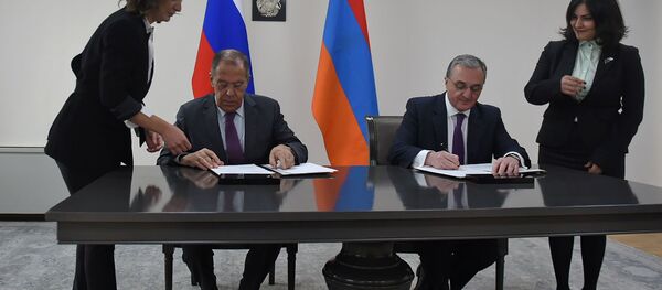 Главы МИД Армении и России Зограб Мнацаканян и Сергей Лавров (11 ноября 2019). Еревaн - Sputnik Армения