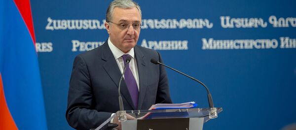 Министр иностранный дел Армении Зограб Мнацаканян на совместной пресс-конференции с российским коллегой (11 ноября 2019). Ереван Министр иностранный дел Армении Зограб Мнацаканян на совместной пресс-конференции с российским коллегой (11 ноября 2019). Ереван - Sputnik Արմենիա