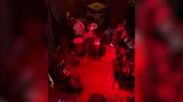 Марию Захарову поразил джаз-клуб в Ереване, а она поразила армян – видео Марию Захарову поразил джаз-клуб в Ереване, а она поразила армян – видео - Sputnik Армения