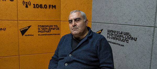 «Հայկական ֆուտբոլը գնալով ավելի է քաղաքականացվում». Արարատ Ճաղարյան «Հայկական ֆուտբոլը գնալով ավելի է քաղաքականացվում». Արարատ Ճաղարյան - Sputnik Արմենիա