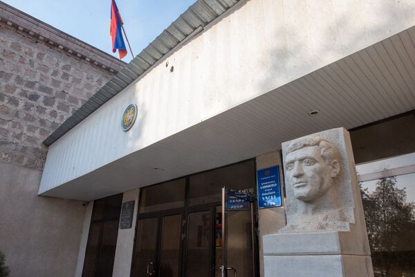 Зеленые и синие гости села Грибоедов: как у детей появился русский центр - Sputnik Армения