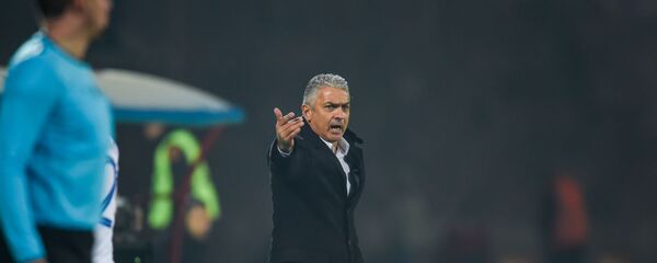 Тренер сборной Армении по футболу Абраам Хашманян во время футбольного матча отборочного тура Евро-2020 между сборными Армении и Греции (15 ноября 2019). Еревaн - Sputnik Армения